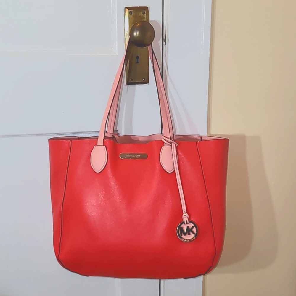 💖♥️ Michael Kors-Fun n d Sun-Reversable Pink and Coral Boho Bag-Gold Hardware